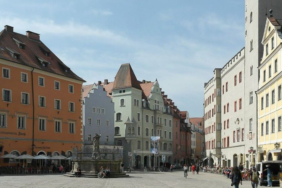 Regensburg: Private Walking Tour With Professional Guide - The Stone Bridge: your fast route into Regensburg’s river story
