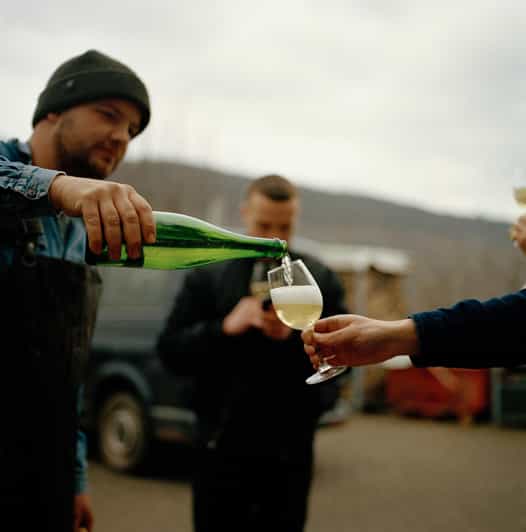 Reil, Mosel: Guided organic wine tasting and cellar tour - Finding the start at Arns Winery, Blue Flag (Kringstraße 36)