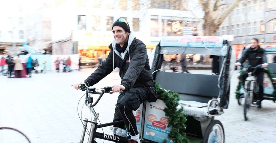 Rickshaw Glühwein Ride - How a winter rickshaw tour makes Cologne feel small and doable