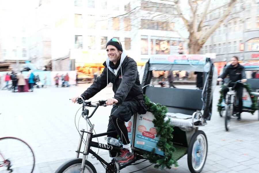 Rickshaw Glühwein Ride - Blankets, hot Glühwein, and the comfort details that matter