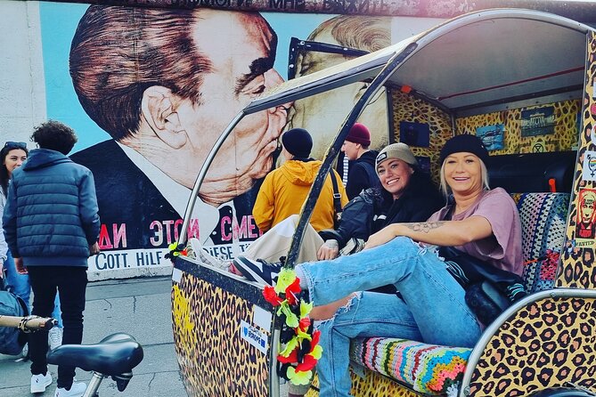 Rickshaw Sightseeing City Tours Berlin - Rikscha Tours - Brandenburg Gate to the Reichstag area: classicism meets 20th-century shocks