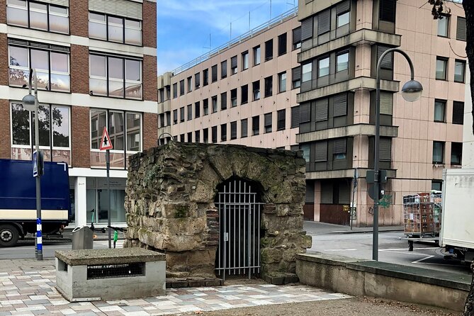 Roman Cologne: A Self-Guided Audio Tour - Ending near the Ubii Monument: the last cue matters