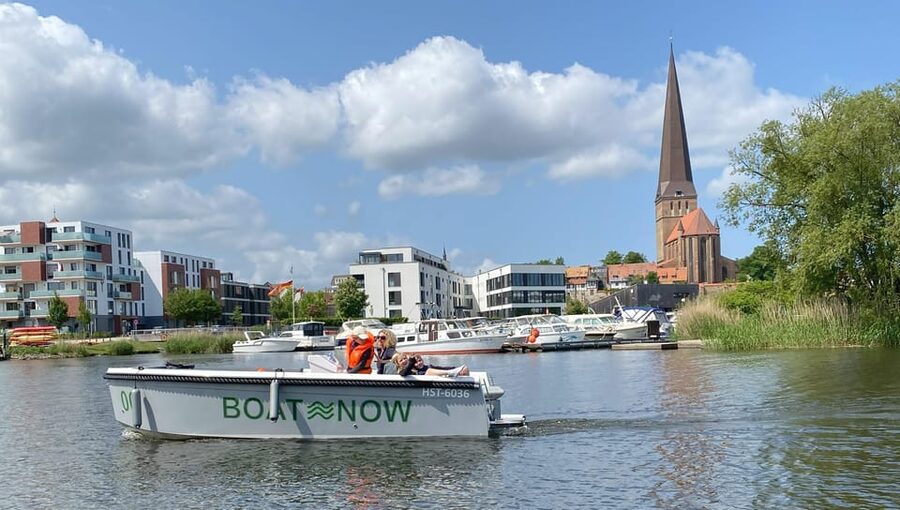 Rostock: Electric Boat Rental on the Warnow River - The people factor: staff instruction and what to watch for