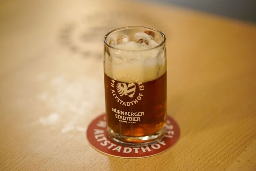 "Rotes Bier" and "Blaue Zipfel". A historical-culinary walk - Nuremberg food lore, served in bites