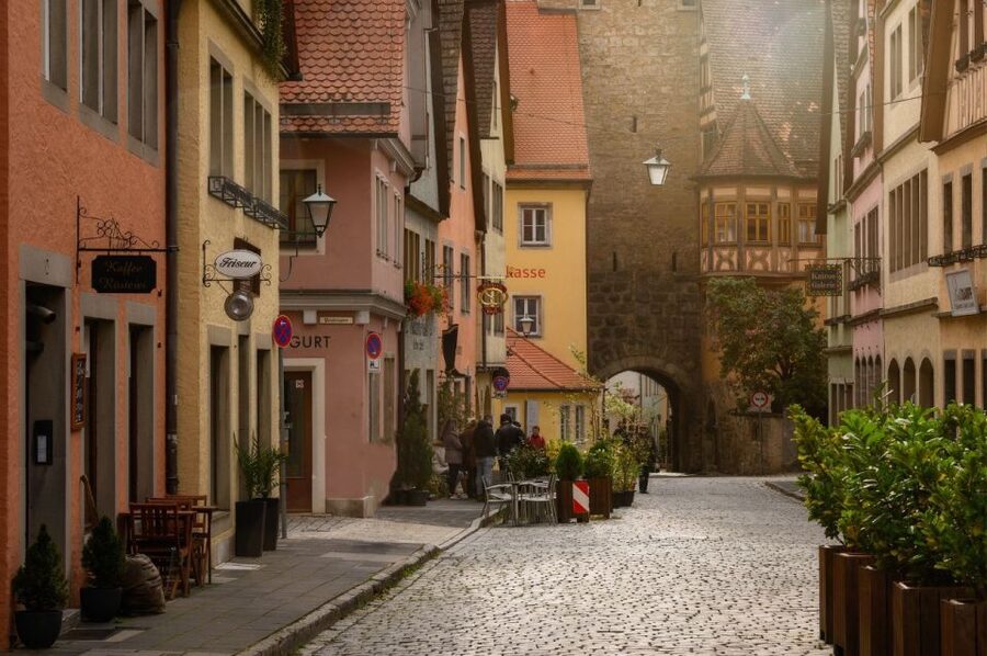 Rothenburg ob der Tauber: Private Guided Walking Tour - Market Square and Town Hall: where civic life becomes architecture