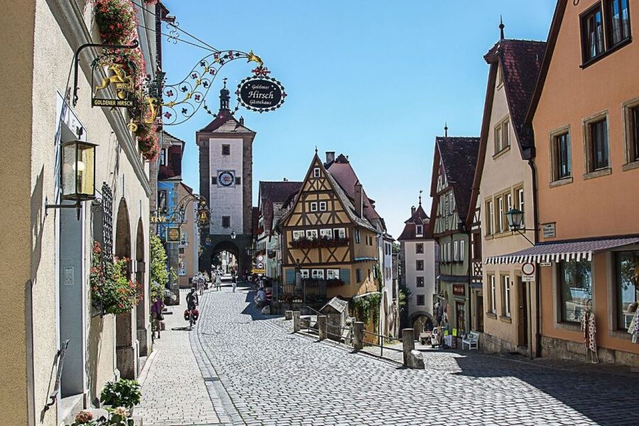 Rothenburg ob der Tauber: Private Guided Walking Tour - The Town wall dating back to 1142: turning views into understanding
