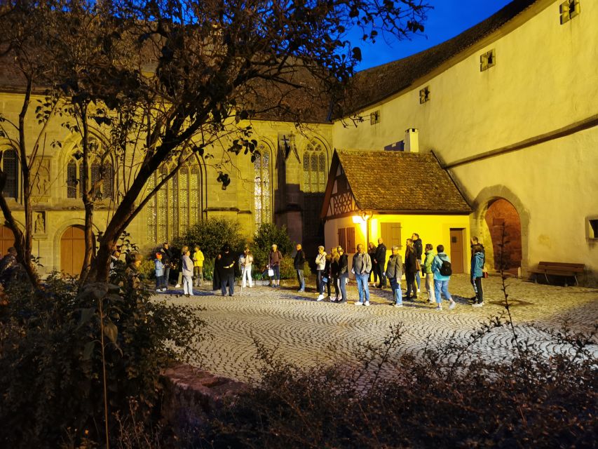 Rothenburg: Private Night Watchman Tour - Photo with the watchman, horn and lantern moments, and night photography basics