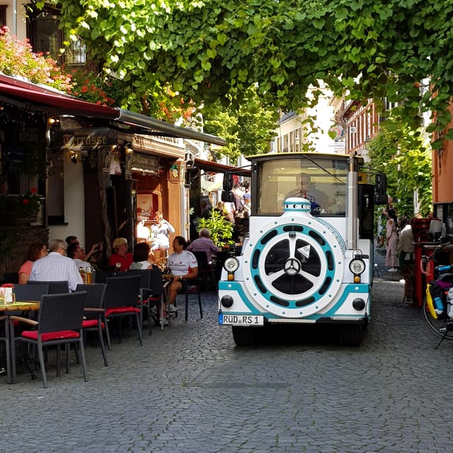 Rüdesheim sightseeing tour with the Winzerexpress - Starting at Winzerkeller, then rolling into Rüdesheim’s center