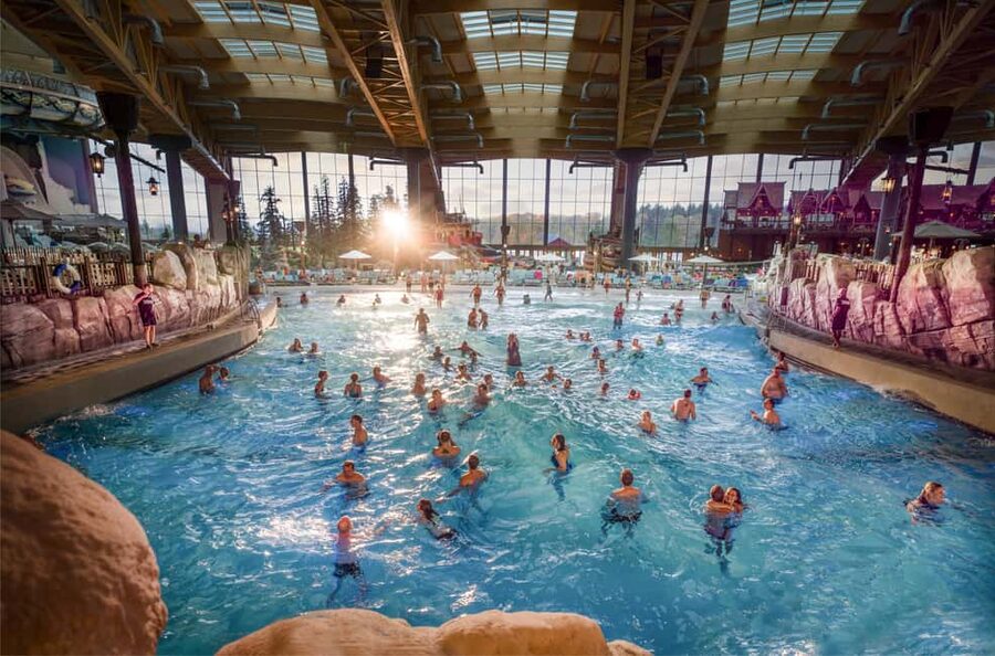 Rust: Rulantica Water Park Entry Ticket - Svømmepøl heated outdoor pool: the weather proof plan