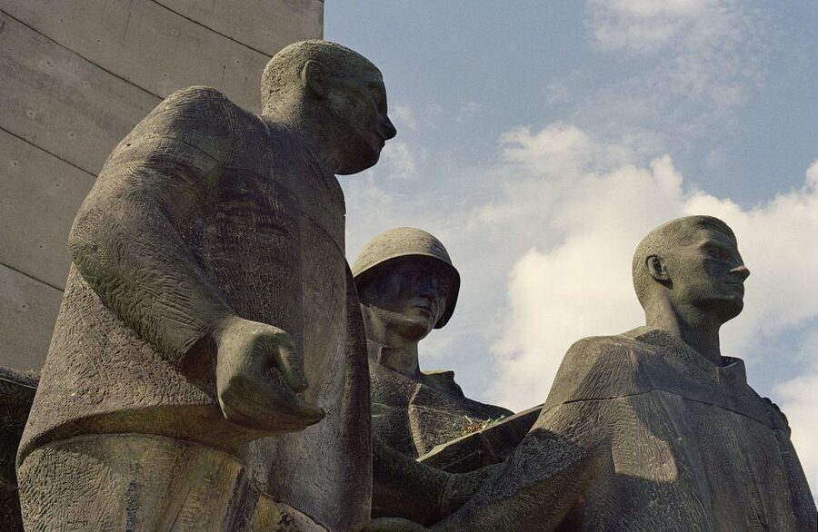 Sachsenhausen Memorial: Walking Tour from Berlin - Price and logistics: what $511 per group up to 6 really buys you