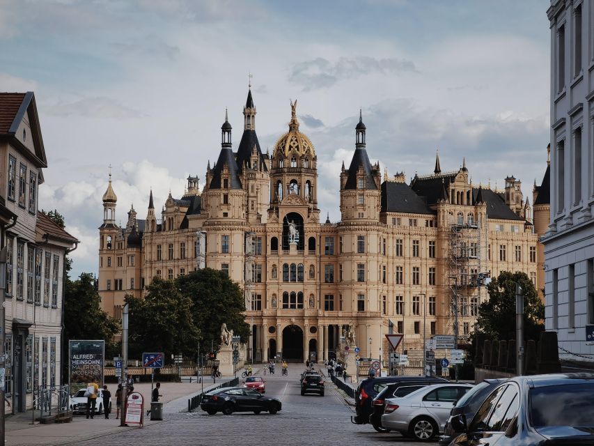 Schwerin: Private Guided Walking Tour - Entering Schwerin’s timeline, 7 lakes and a castle on an island