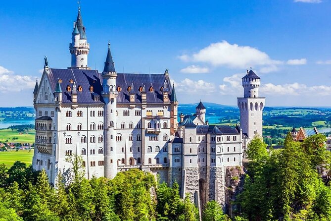 Skip the Line: Neuschwanstein Castle Private Tour From Füssen or Hohenschwangau - Hotel pickup and the smooth start in Füssen or Hohenschwangau