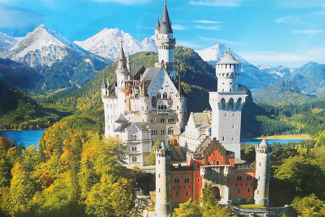 Skip-the-Line Neuschwanstein Castle Tour from Munich - Getting uphill: shuttle bus, horse carriage, or walking