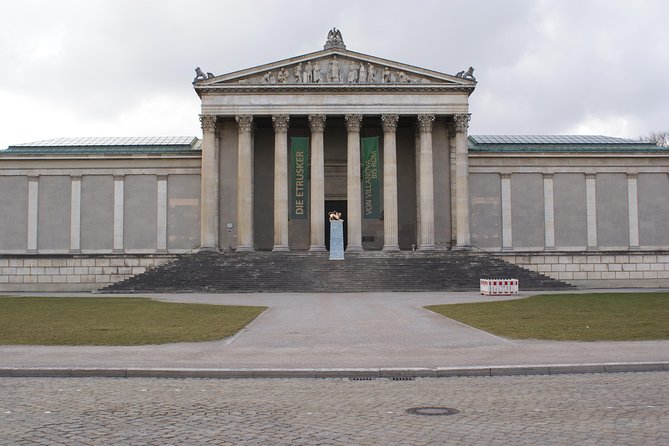 Small-Group 2-Hour Munich and The Third Reich Walking Tour - Small-group rhythm: walking pace, questions, and when you may want a break