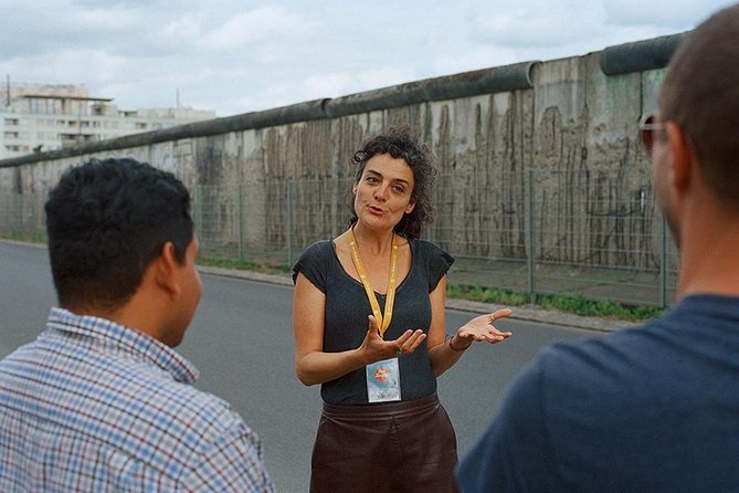 Small Group Walking Tour of East Berlin with a French Guide - Confronting the Berlin Wall Memorial on Bernauerstraße