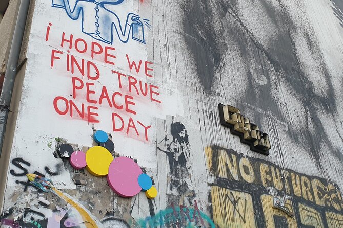 Street Art and Alternative Tour of Berlin in French - Stop at Vive Berlin Tours: Start Smart at Potsdamer Platz