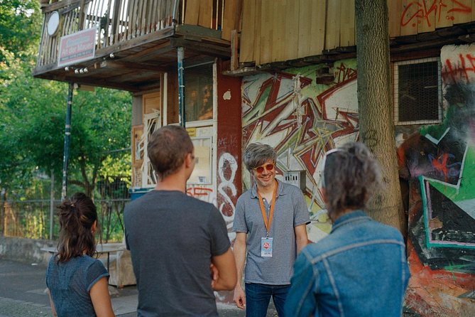 Street Art and Alternative Tour of Berlin in French - Walking Comfort: Pace, Fitness, and Group Size