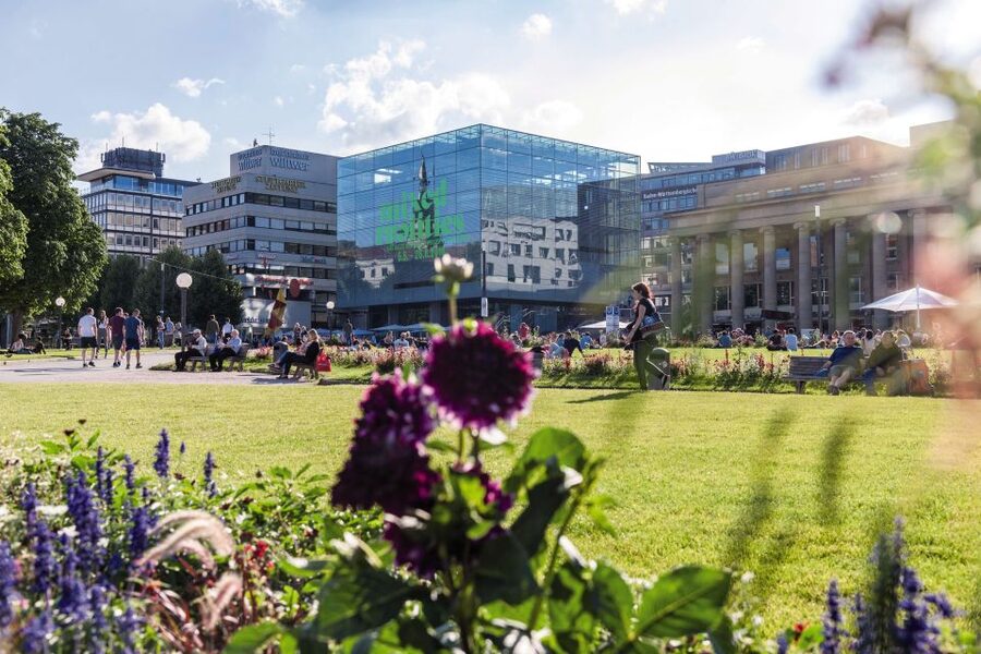 Stuttgart: City Highlights - Guided Walking Tour - Palace Gardens on Foot: Sculptures, Fountains, and Lakes Close By