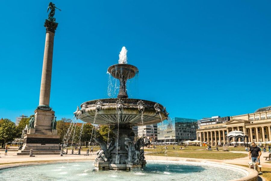 Stuttgart: City History Guided Walking Tour - New Palace and Old Palace: how rulers shaped the city