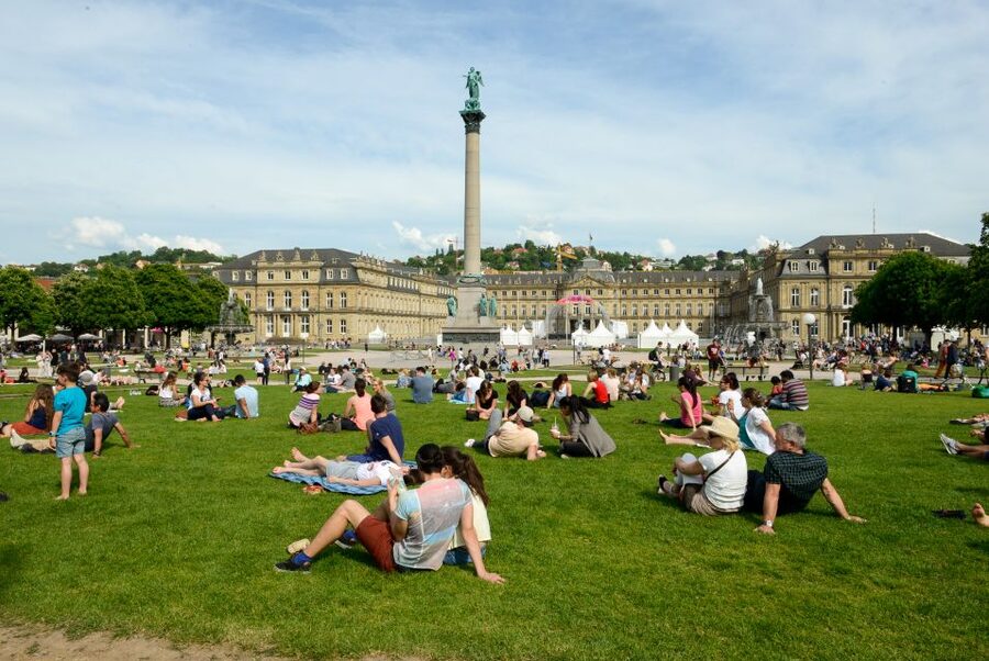 Stuttgart: entertaining guided tour to old town highlights - Getting Oriented in Stuttgart’s Center, Fast