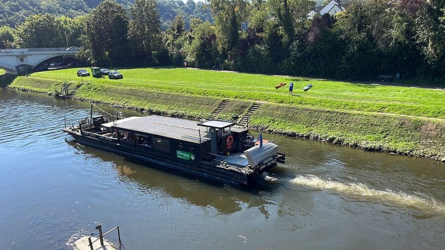 Stuttgart: Exklusive Floßboote Finne & Fischle - Vineyard views between Mühlhausen and Bad Cannstatt