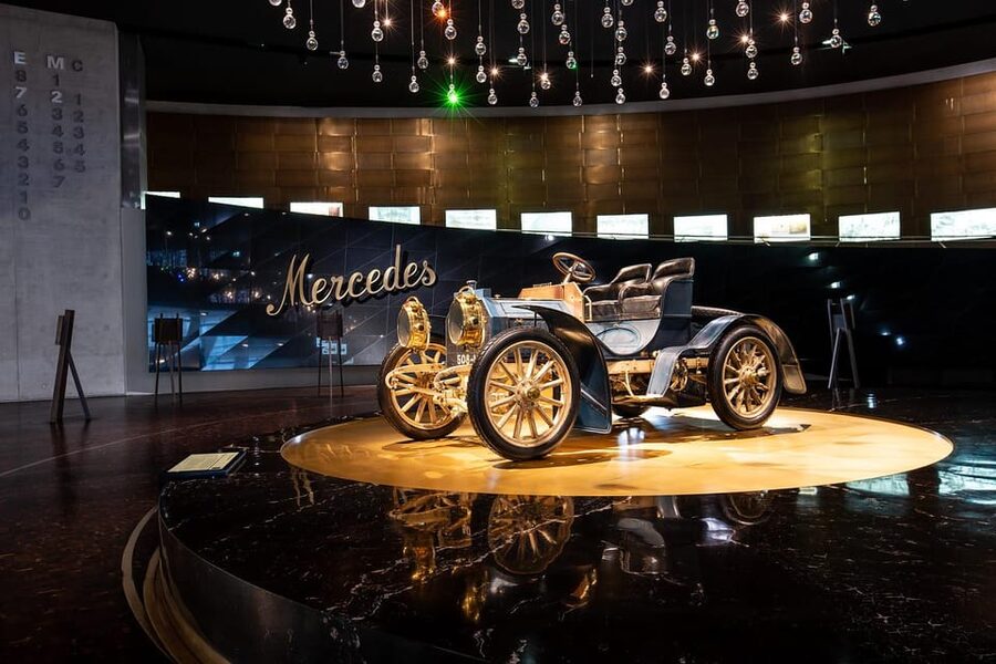Stuttgart: Mercedes-Benz Museum Entry Ticket - The audio guide in 8 languages: how to use it without frustration