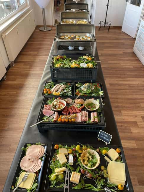 Stuttgart: Winter Sunday Brunch Buffet - Key highlights at this Stuttgart winter Sunday brunch