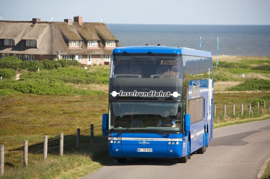 Sylt: Guided Island Tour by Bus with Sylt Highlights - Kampen dunes and the List sand feeling, seen from the window