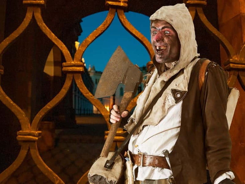 Terrifying Tour of Dresden Led by a Dungeon Master - Why Dresden at Night Works for Scary Storytelling