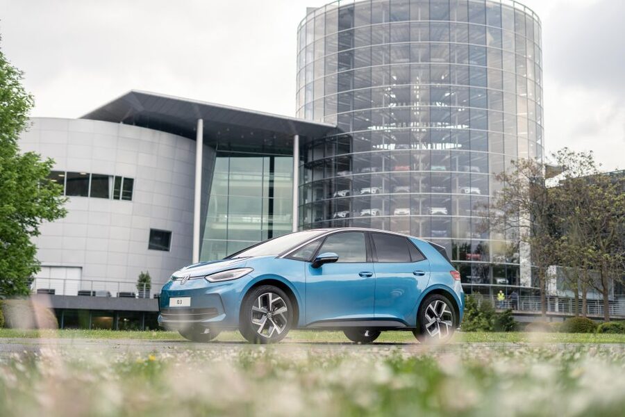 Test Drive Electric Vehicles from the VW brand (ID. model) - The flow of your experience, from welcome drink to the six-kilometer route