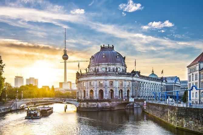 The Best Private Berlin Tour with a Car, Tour Guide and Pick up - Brandenburg Gate and the Reichstag: start with symbols you can’t ignore