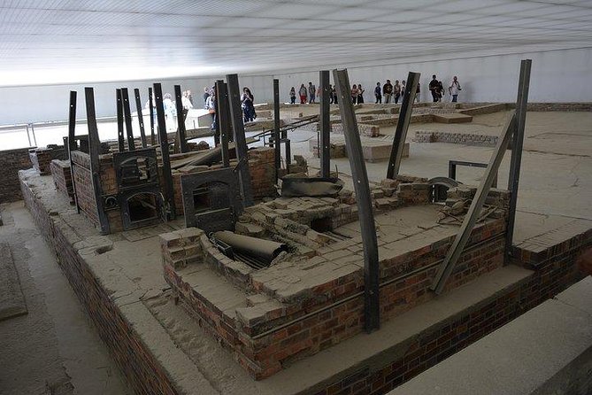 The Memorial Tour: Visit to Sachsenhausen Concentration Camp (licensed guide) - Meeting in Berlin: finding Birchys Berlin Tours near Brandenburg Gate