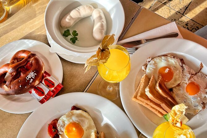 The Perfect Start: Munich PRIVATE Tour with Bavarian Breakfast - Marienplatz: the Glockenspiel moment without feeling lost