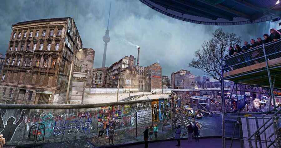 THE WALL: asisi Panorama Berlin Ticket - Language and on-site support: following the story without a guide