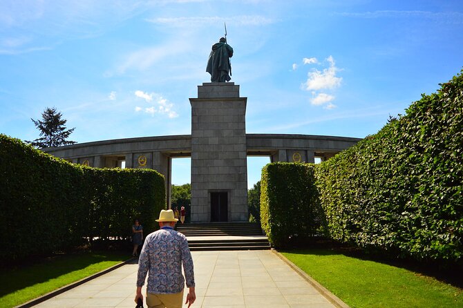 Third Reich Berlin: Hitler and WWII Walking Tour - Tiergarten Soviet Memorial, A Direct Reminder of WWII’s Human Cost