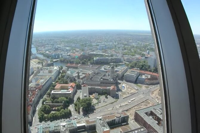 Ticket Admission to Berlin TV Tower - Crowds and timing: how busy lines affect your enjoyment
