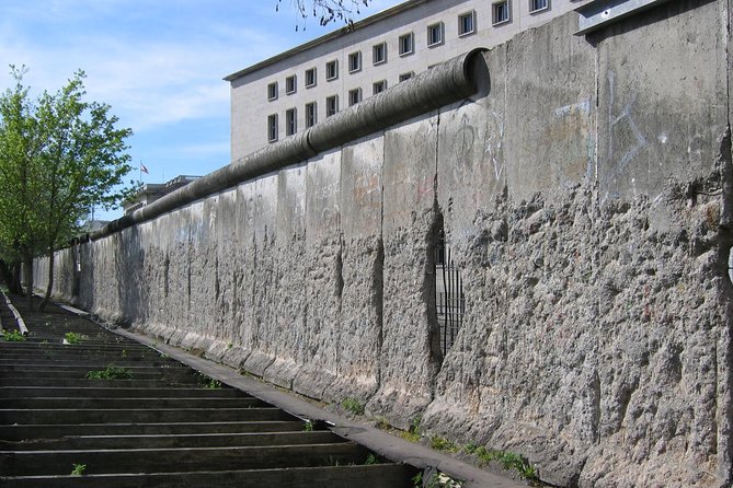 Tours & Sightseeing in English of Berlin, Potsdam and Sachsenhausen - The free CD with captioned photos, and why it’s more useful than you think