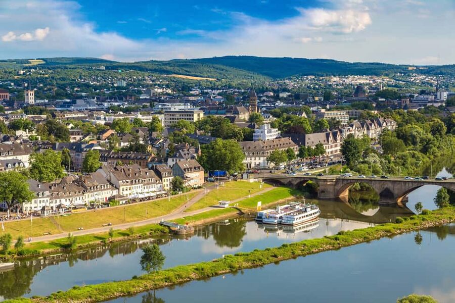 Trier, Moselle: Wine excursion with boat trip - The Moselle Boat Ride: Short, Scenic, and Sometimes Noisy