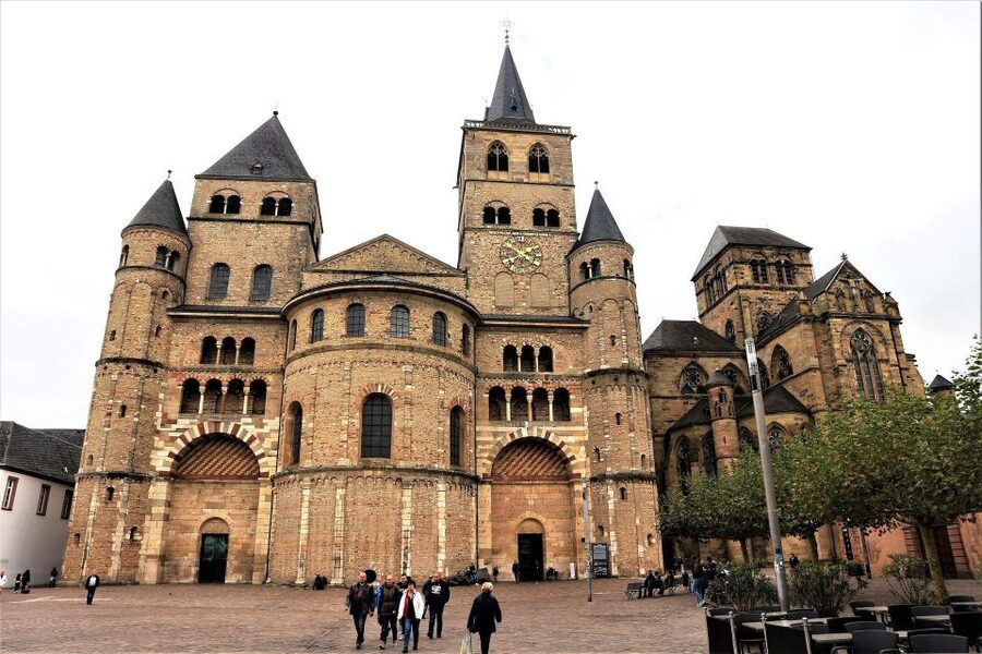 Trier: Private Guided Walking Tour - The House of the Three Magi and the People Behind the Stones