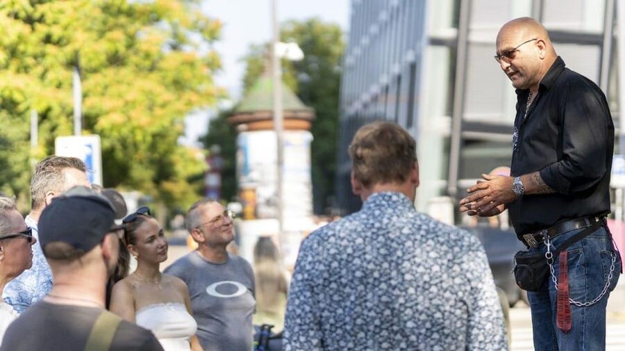 Uncle Jan's Neighborhood Tours - Hans-Albers-Platz: A Handy Neighborhood Node
