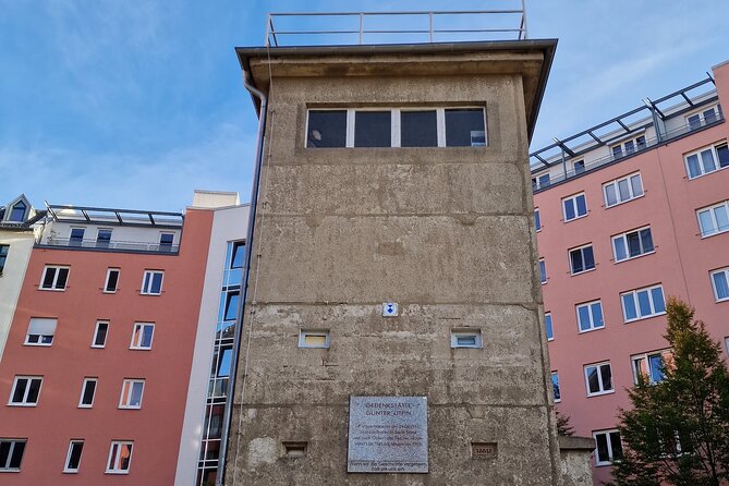 Walking on the Wall: 3-Hour Tour in Berlin - Pace, Breaks, and How the Small Group Changes the Whole Experience