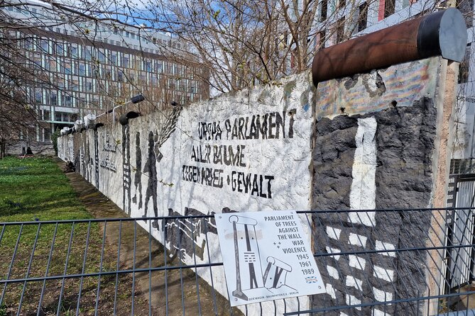 Walking on the Wall: 3-Hour Tour in Berlin - Start at Ida-von-Arnim-Straße, and Don’t Overthink the First Minutes