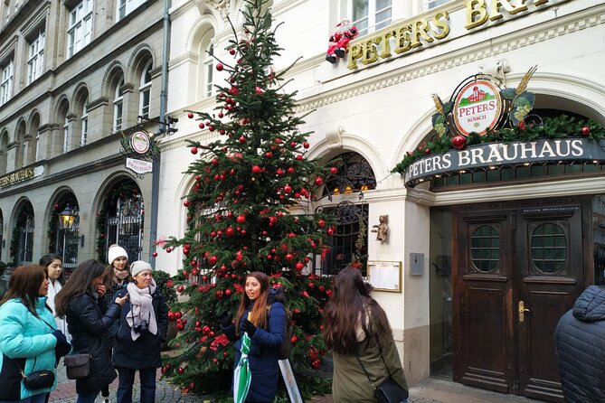 Walking tour of Cologne: The essential and unmissable - Stop 5: Dufthaus 4711, Cologne Fragrance With a Local Link