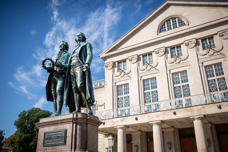 Weimar: Old Town Guided Walking Tour - Weimar in 1 to 2 hours, Classicism meets the Bauhaus
