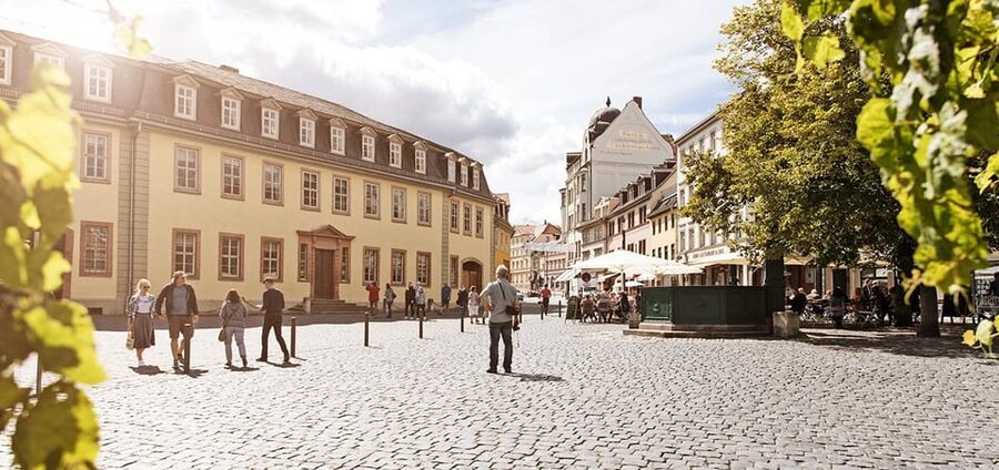 Weimar: Old Town Guided Walking Tour - Market Square Weimar, your first quick win for orientation
