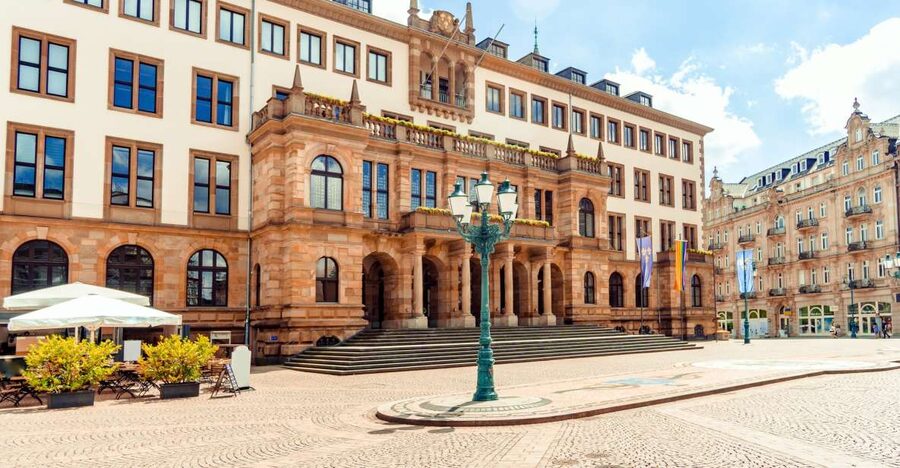 Wiesbaden: Private Walking Tour with a Guide - Price and value: $259 per group up to 15, and when it is worth it