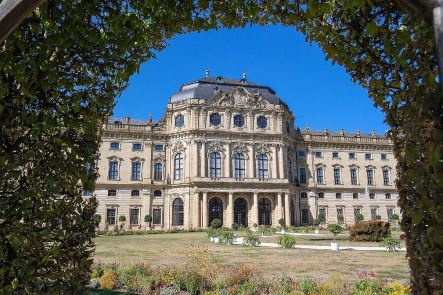 Würzburg: Private Walking Tour With Professional Guide - Why Würzburg feels different: wine culture meets baroque art